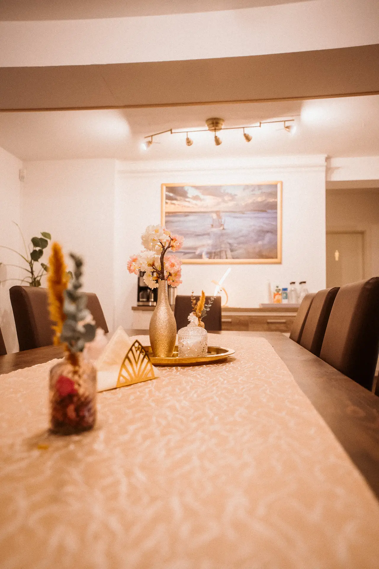 Trauerraum des Bestattungsinstituts Schombach mit W&uuml;rdevoller Gestaltung