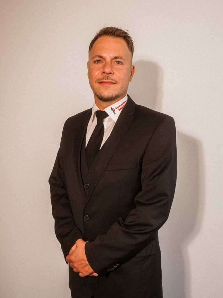 Marcel Meisel vom Team des Bestattungsinstituts Schombach
